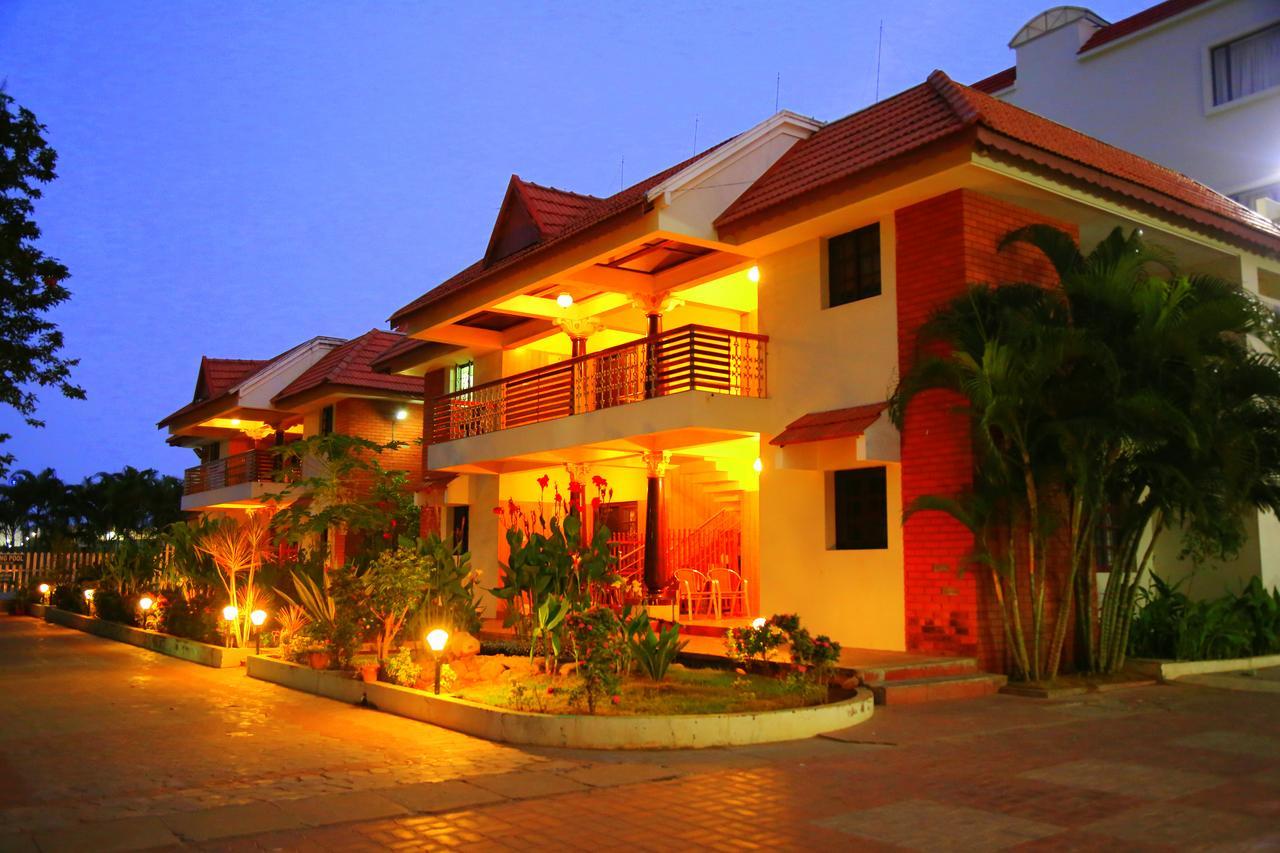 Seagate Church View Resorts Velankanni Eksteriør billede